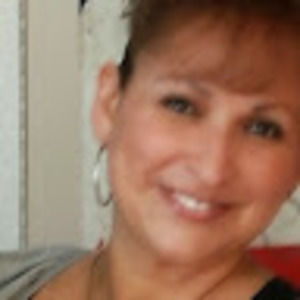 Meet your Posher, Leonor